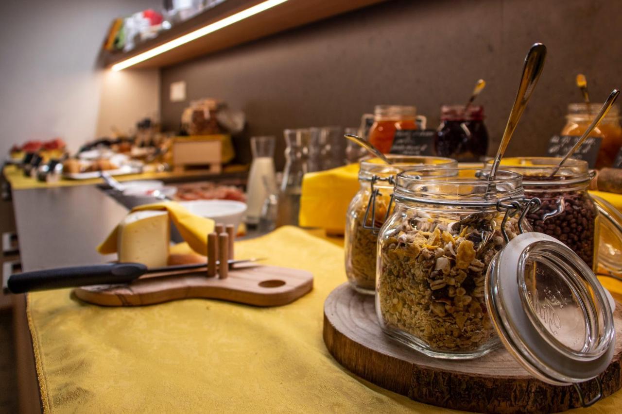 Dolcevita Ambiez B&B San Lorenzo Dorsino Eksteriør bilde