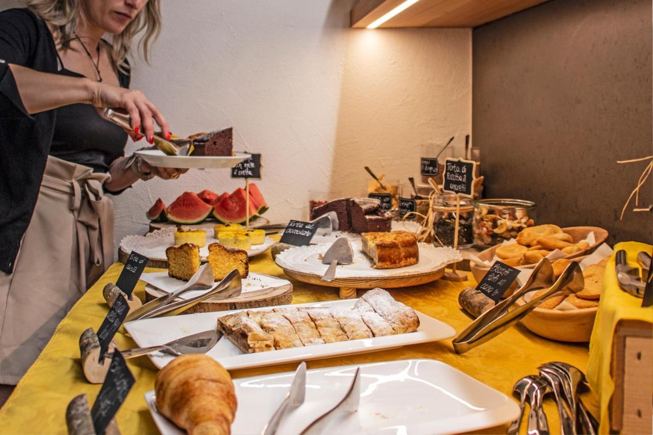 Dolcevita Ambiez B&B San Lorenzo Dorsino Eksteriør bilde