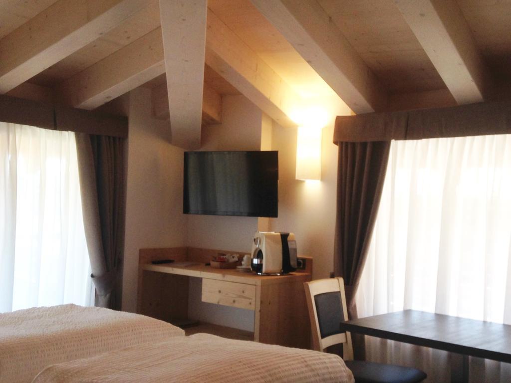 Dolcevita Ambiez B&B San Lorenzo Dorsino Eksteriør bilde