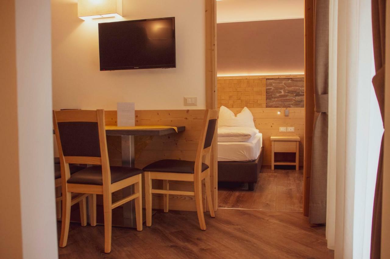 Dolcevita Ambiez B&B San Lorenzo Dorsino Eksteriør bilde