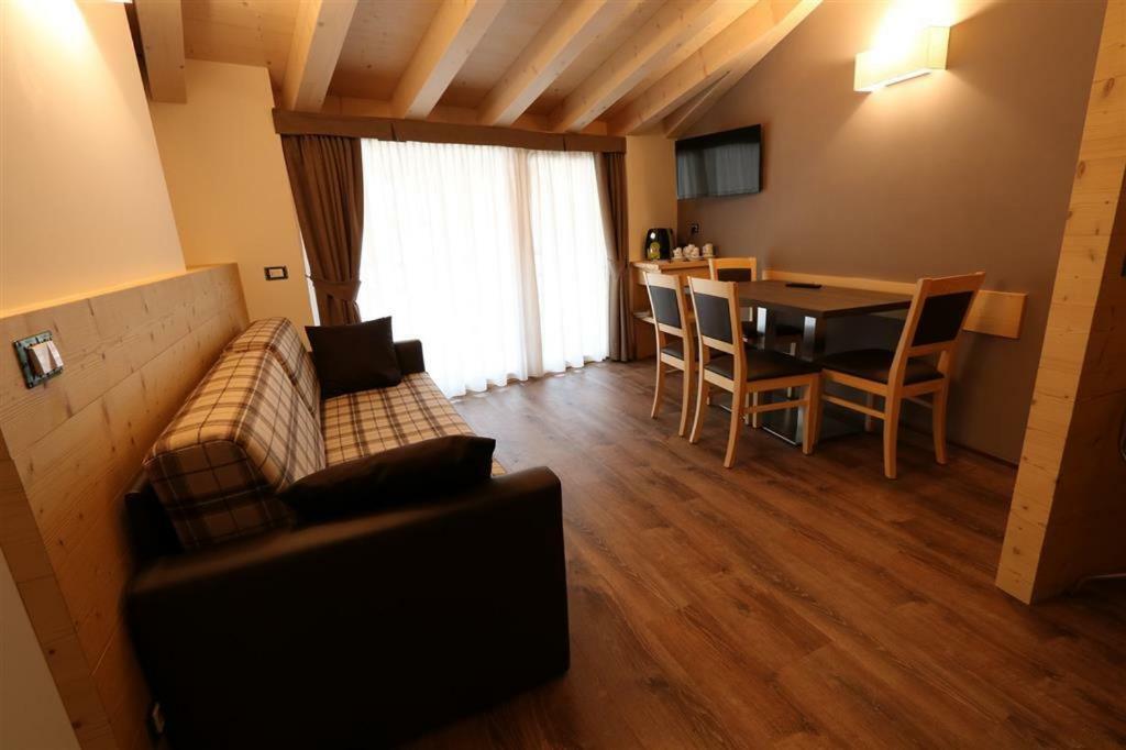 Dolcevita Ambiez B&B San Lorenzo Dorsino Eksteriør bilde